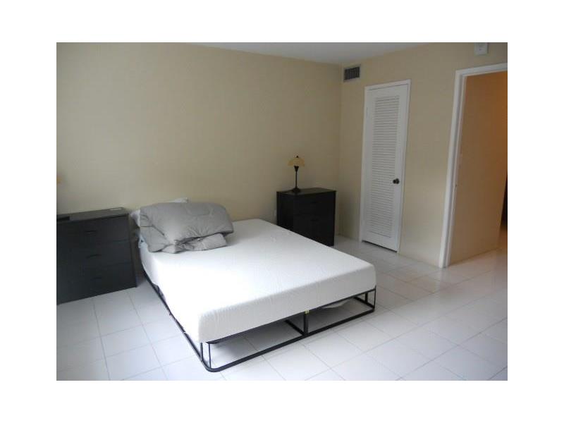 7135Collins Ave, Miami Beach, FL 33141