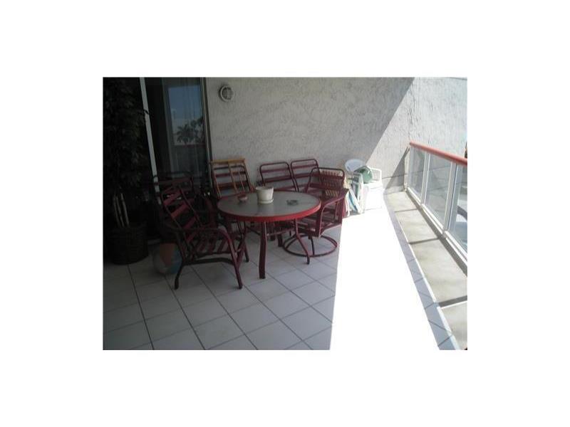 6767COLLINS AV, Miami Beach, FL 33141