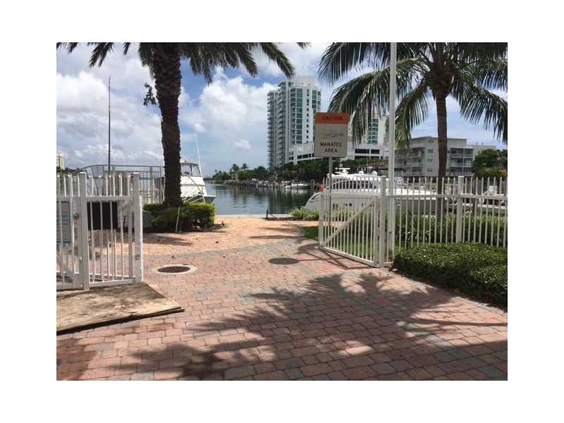 7900Harbor Island Dr, North Bay Village, FL 33141