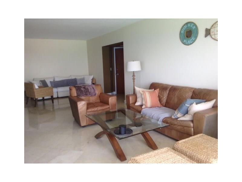 6365Collins Ave, Miami Beach, FL 33141