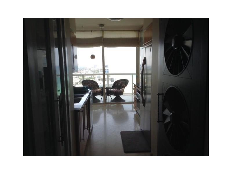 6365Collins Ave, Miami Beach, FL 33141