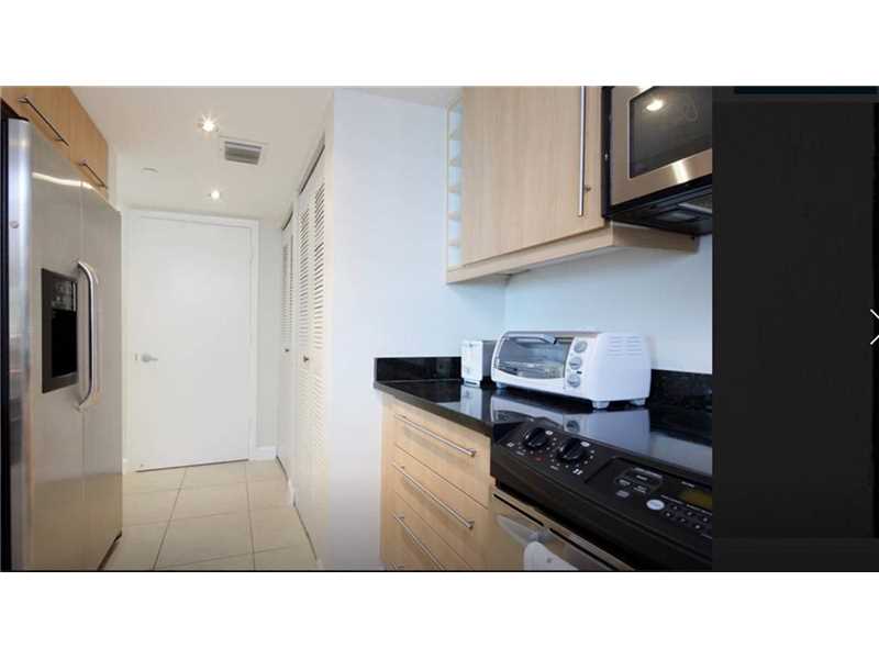 7600Collins Ave, Miami Beach, FL 33141