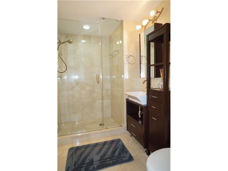 6365Collins Ave, Miami Beach, FL 33141