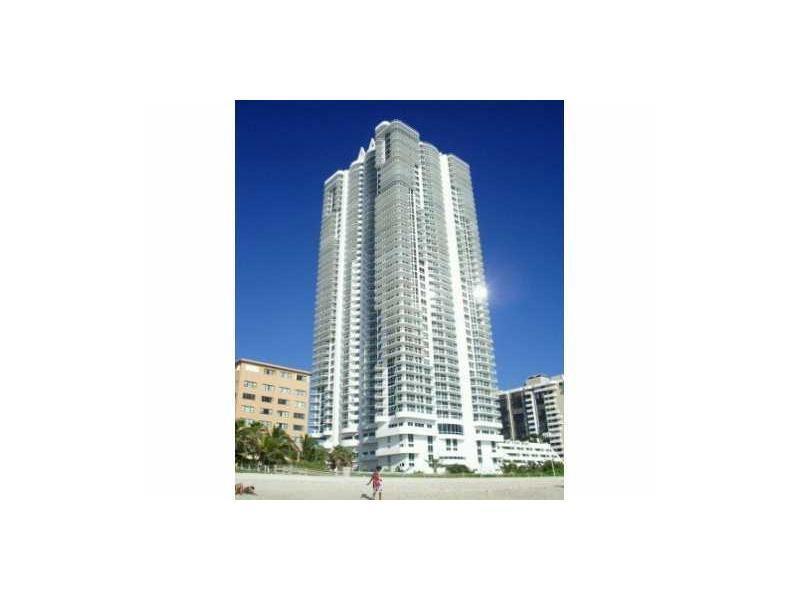 6365 Northwest Collins Ave, Miami Beach, FL 33141