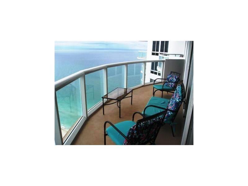 6365 Northwest Collins Ave, Miami Beach, FL 33141