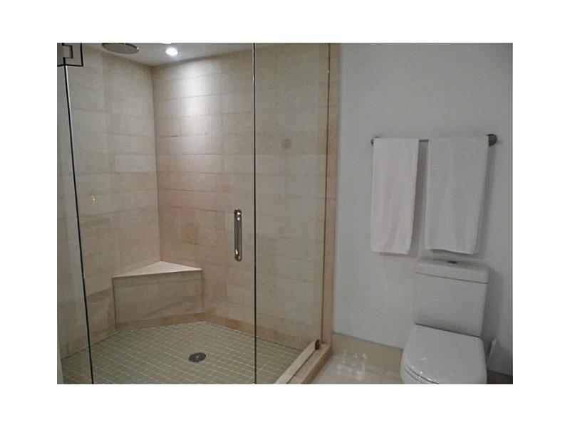 6801Collins Ave, Miami Beach, FL 33141