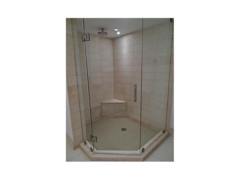 6801Collins Ave, Miami Beach, FL 33141