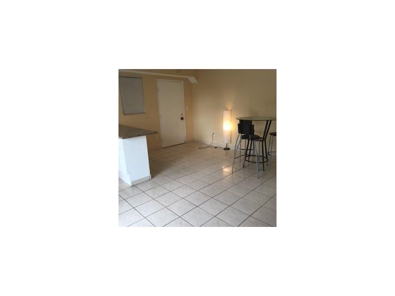 1960Marseille Dr, Miami Beach, FL 33141