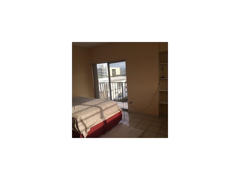 1960Marseille Dr, Miami Beach, FL 33141