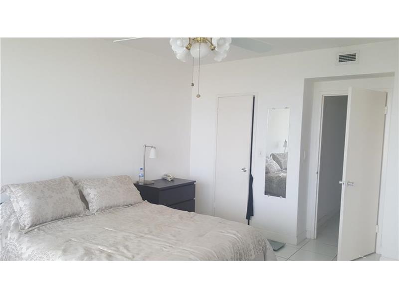 7441Wayne Ave, Miami Beach, FL 33141