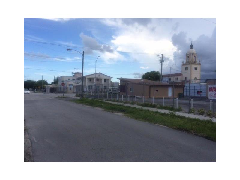 1901 Northwest 36th St, Miami, FL 33142