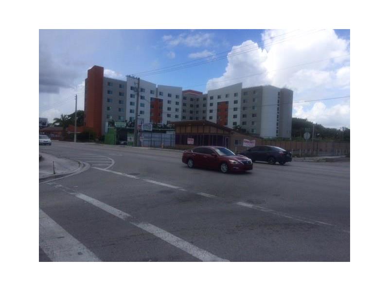 1901 Northwest 36th St, Miami, FL 33142