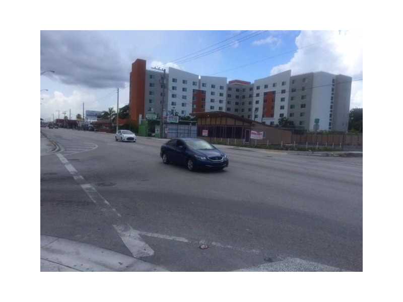 1901 Northwest 36th St, Miami, FL 33142