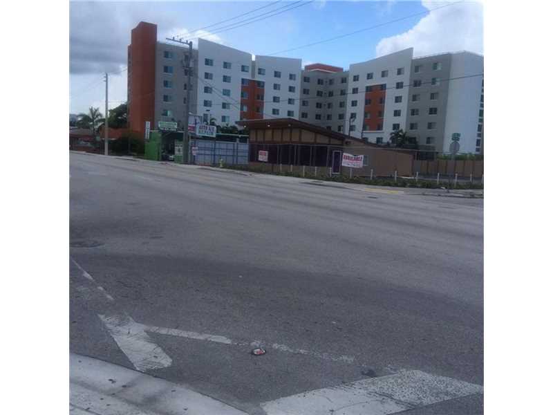 1901 Northwest 36th St, Miami, FL 33142