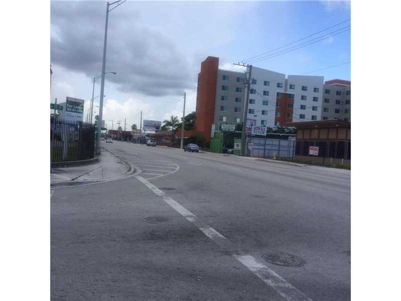 1901 Northwest 36th St, Miami, FL 33142