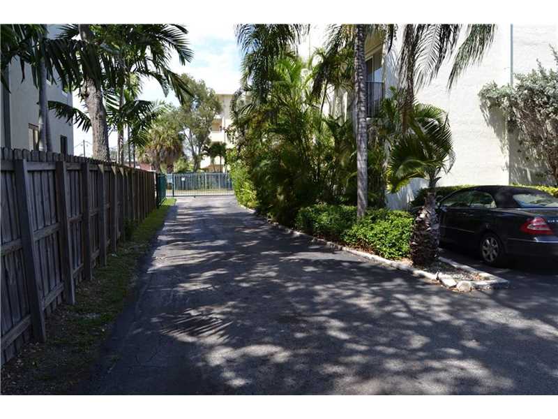 5838 Southwest 74th Ter, South Miami, FL 33143