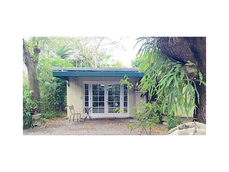 5851 Southwest 83 ST, South Miami, FL 33143