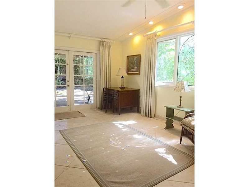 5851 Southwest 83 ST, South Miami, FL 33143