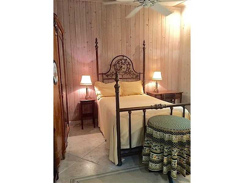5851 Southwest 83 ST, South Miami, FL 33143