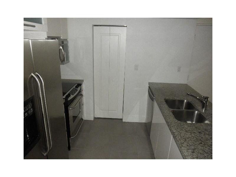 7541 Southwest 61st Ave, South Miami, FL 33143