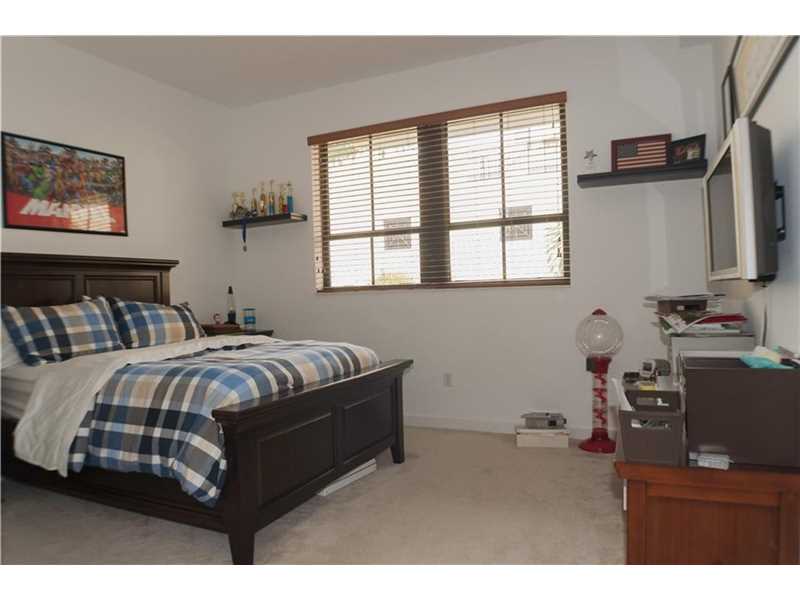 839072nd Ave, Miami, FL 33143
