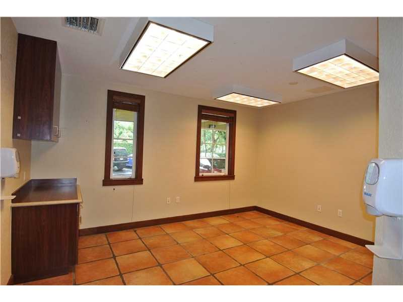 6301Sunset Dr, South Miami, FL 33143