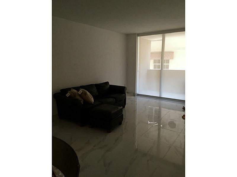 3232 SW 22 ST 207, Miami, FL 33145