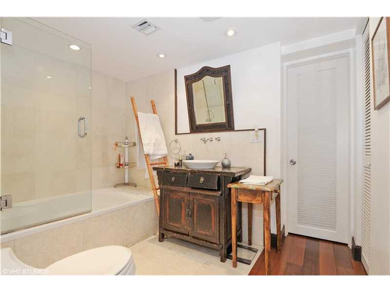 77CRANDON BL, Key Biscayne, FL 33149