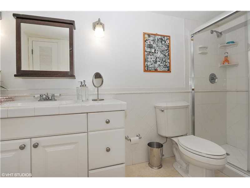 77CRANDON BL, Key Biscayne, FL 33149