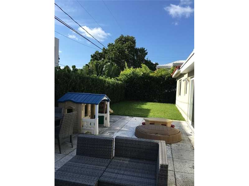 677Hampton Ln, Key Biscayne, FL 33149