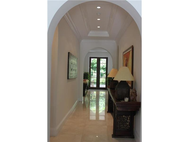 274 West Mashta Dr, Key Biscayne, FL 33149
