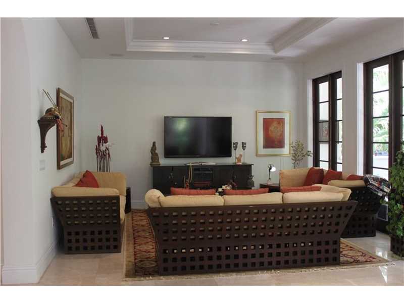 274 West Mashta Dr, Key Biscayne, FL 33149