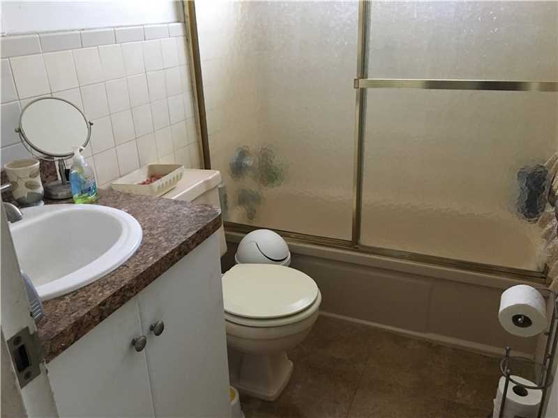 71 Northwest 76th St, Miami, FL 33150