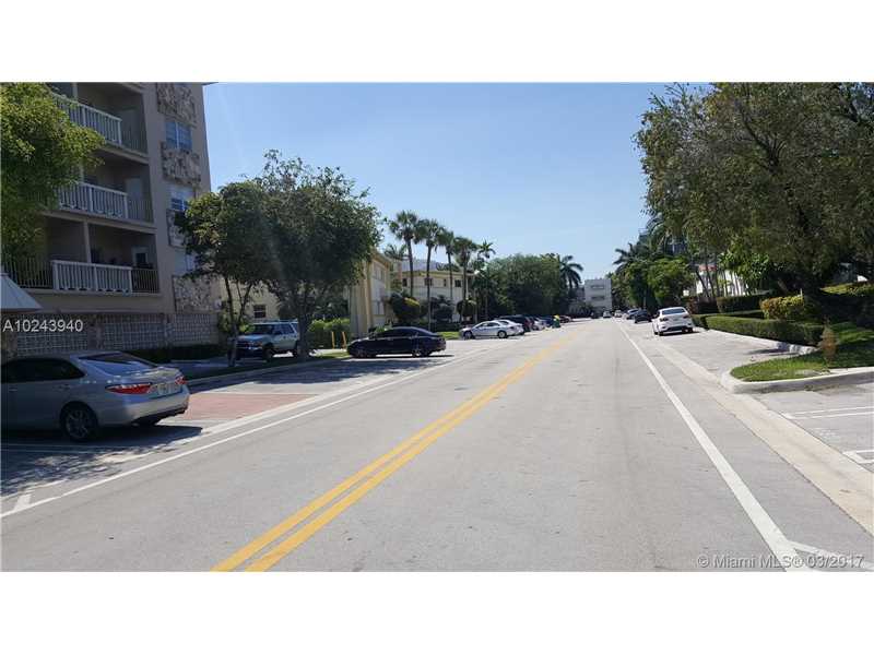 112099th St, Bay Harbor Islands, FL 33154