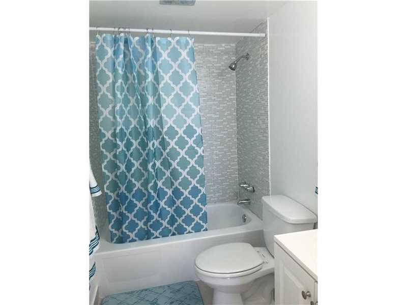 108094th St, Bay Harbor Islands, FL 33154