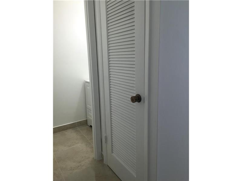 108094th St, Bay Harbor Islands, FL 33154