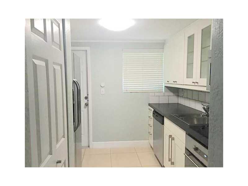 115299th St, Bay Harbor Islands, FL 33154