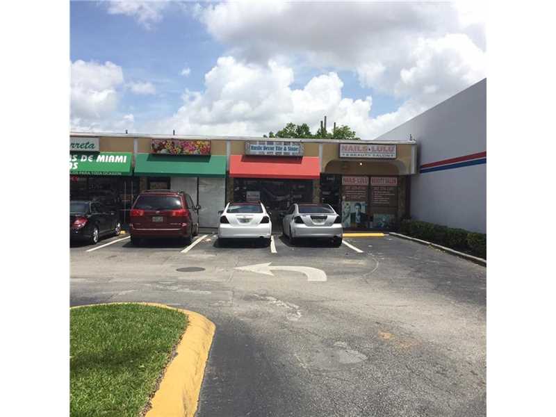 8443 Southwest 40 ST, Miami, FL 33155