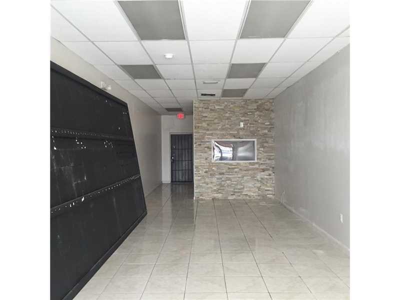 8443 Southwest 40 ST, Miami, FL 33155