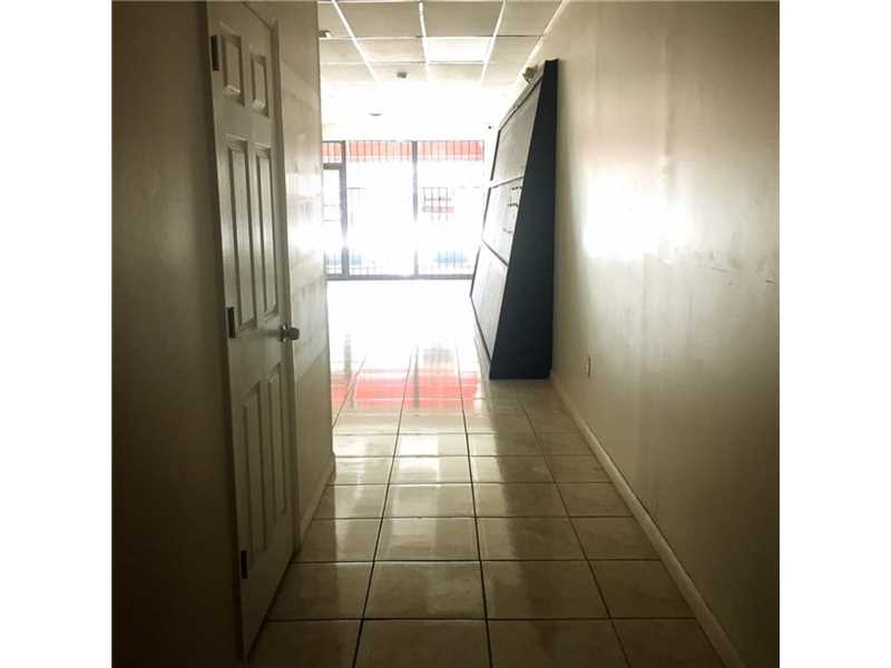 8443 Southwest 40 ST, Miami, FL 33155