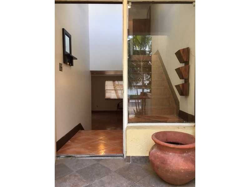 6850 Southwest 45 LN, Miami, FL 33155