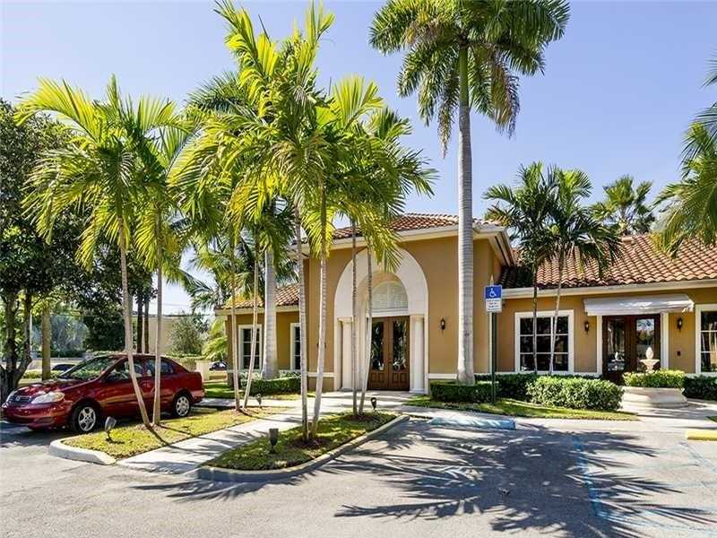 6821 Southwest 44th St, Miami, FL 33155