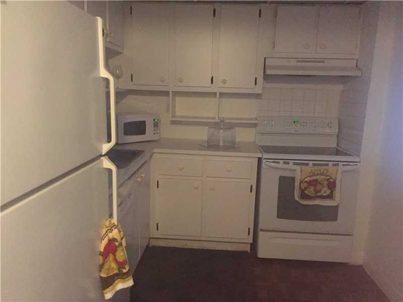 9125 SW 77 AV 207, Miami, FL 33156
