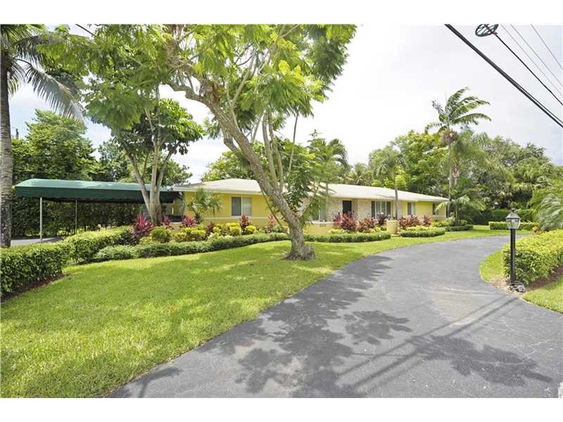 5900 SW 102nd St, Pinecrest, FL 33156