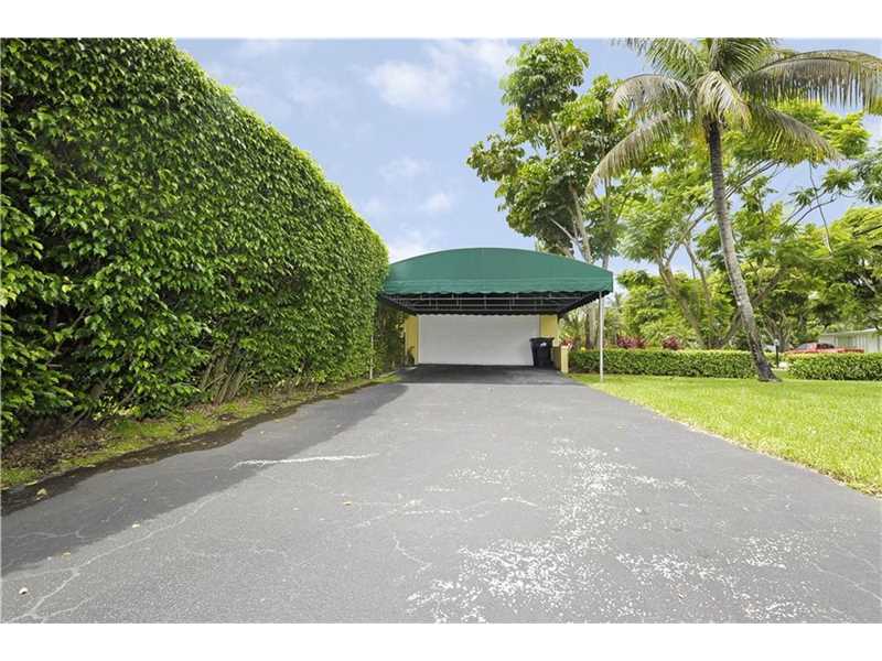 5900 SW 102nd St, Pinecrest, FL 33156
