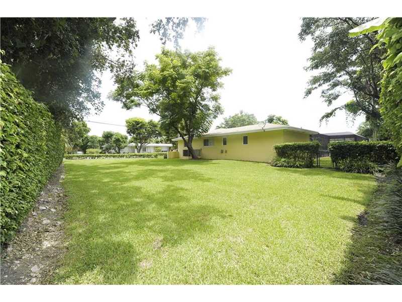 5900 SW 102nd St, Pinecrest, FL 33156