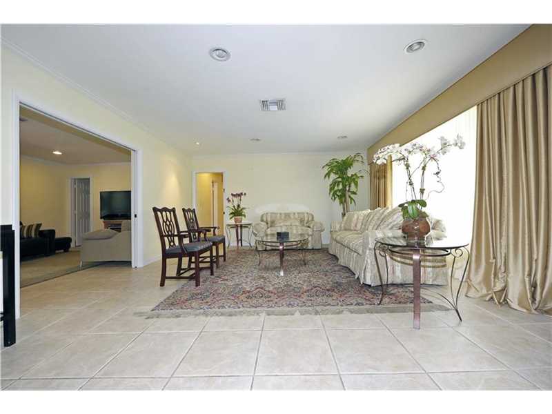 5900 SW 102nd St, Pinecrest, FL 33156