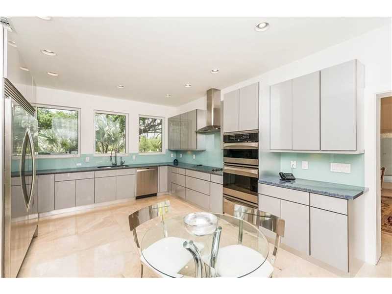 6200Rolling Road Dr, Pinecrest, FL 33156