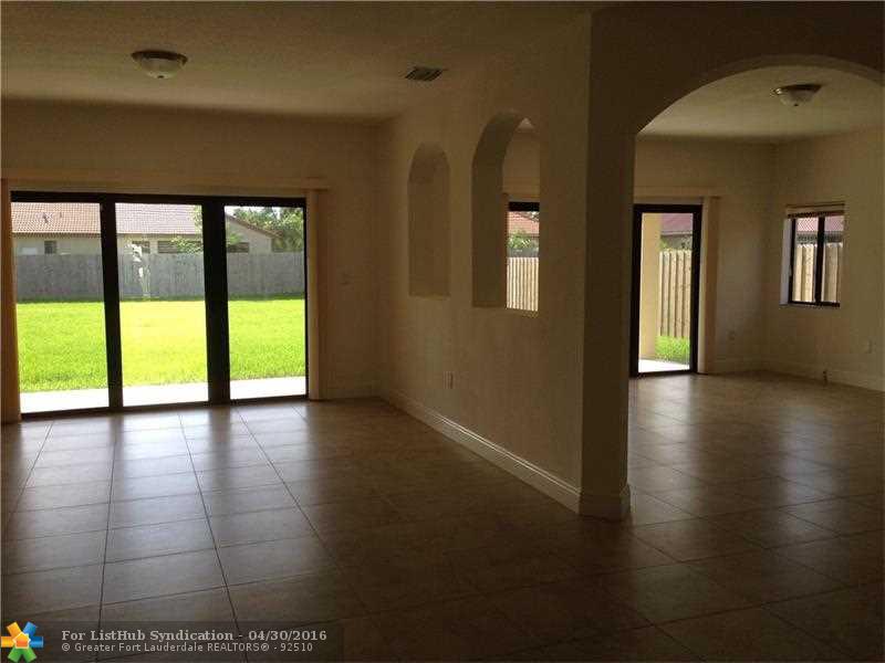 17040 SW 92 CT, Palmetto Bay, FL 33157