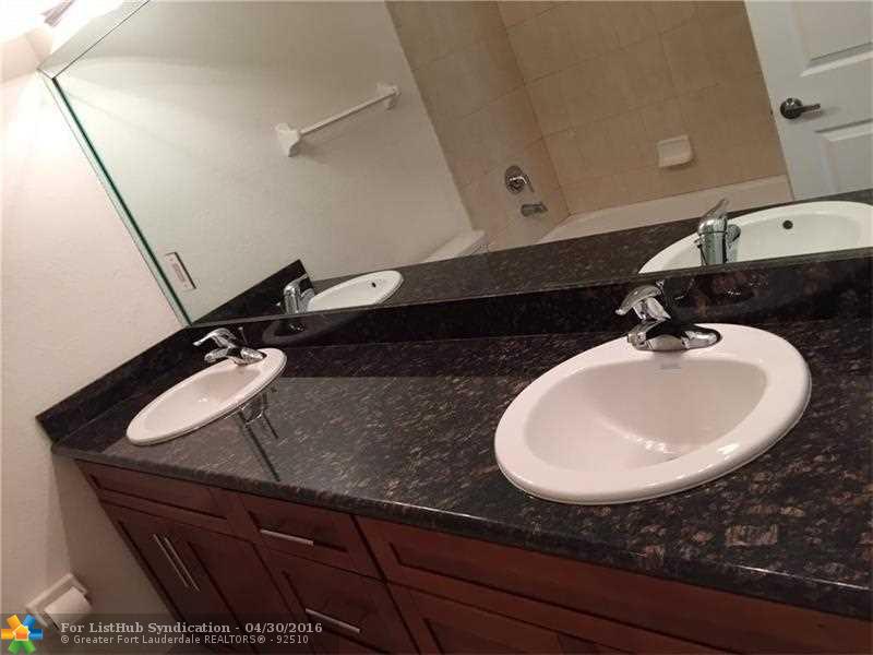 17040 SW 92 CT, Palmetto Bay, FL 33157